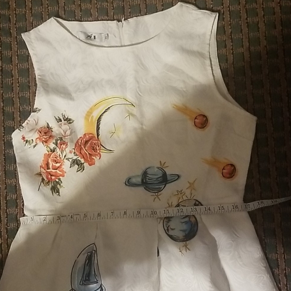 Dress - Picture 5 of 5